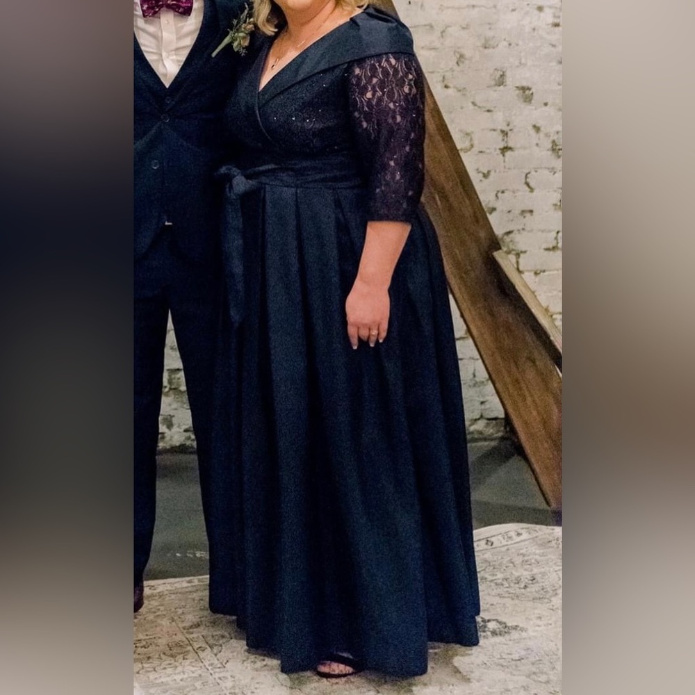 Jessica Howard Navy dress 20W. Formal. Prom. Mother of the Bride.